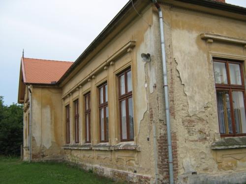 Oprava bývalé školy 2012